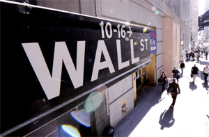 Wall Street salda con subidas una jornada muy variable