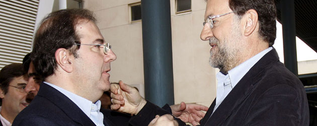 Saludos entre Juanvi Herrera y Mariano Rajoy