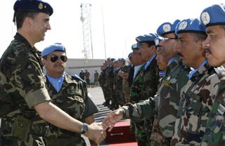 El Príncipe de Asturias visita por sorpresa a las tropas españolas en El Líbano