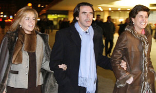 Aznar ficha a María San Gil para colaborar en la Fundación FAES