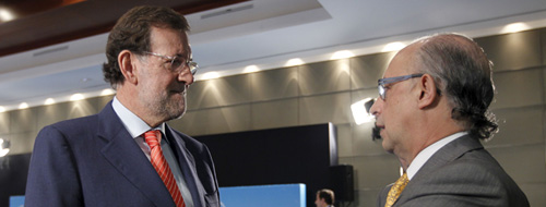Rajoy toma nota de la gestión privada de la sanidad en su reunión  con economistas