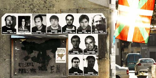 Los presos etarras lanzan sus exigencias a Rajoy y dividen a las fuerzas políticas 