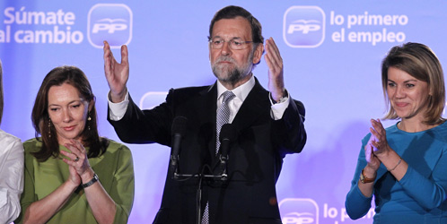 España entrega todo el poder a Rajoy para que plante cara a la peor crisis de su historia
