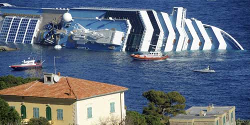 Costa Cruceros dice que el accidente se debe a un "error humano significativo" del capitán
