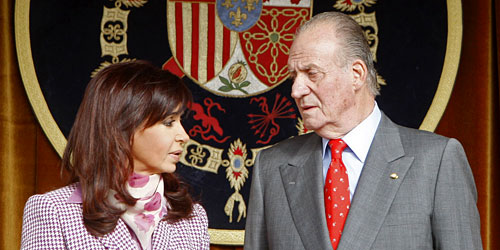 El rey Juan Carlos llama a Cristina Fernández de Kirchner para interceder por YPF 