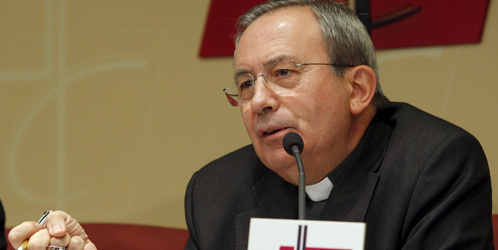 El obispo de Ciudad Real baja del púlpito y se enfrenta a Cospedal por los recortes