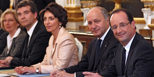 Hollande y sus ministros se bajan el sueldo un 30 por ciento
