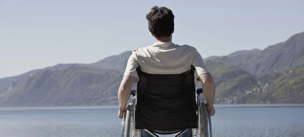 ¿Adiós a la silla de ruedas? Científicos de EE.UU. “reparan” la espina dorsal