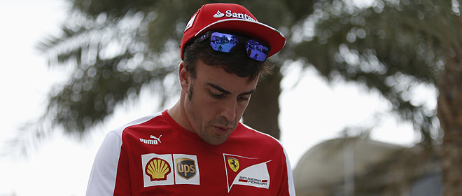 Alonso: "En Bahrein me preguntáis por las revueltas, en España por la corrupción política..."