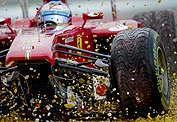 Ferrari fracasa y no viste de 'héroe' a Alonso