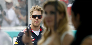 Vettel se convierte en un 'ladrón de guante blanco'