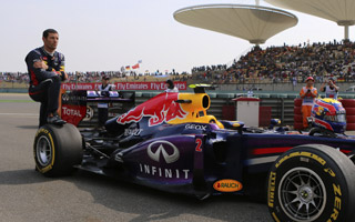 Red Bull y Sebastian Vettel adoptan la táctica 'no ganadora' que tenía Ferrari el pasado año