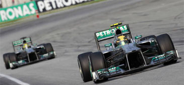 El equipo Mercedes podría ser sancionado por hacer 'trampas' junto con Pirelli