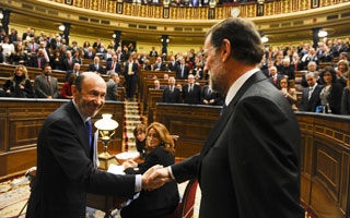 Romance Gobierno-oposición antes de que Rajoy se quede en solitario ante las pensiones