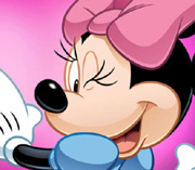 El look de Minnie Mouse se españoliza