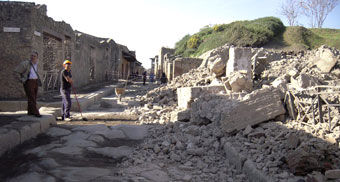 <center>Pompeya, amenazada <br>por la ruina y la Unesco</center>