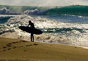 Surfeo 'low cost' en la <br>costa portuguesa