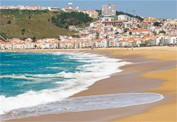 Surfeo 'low cost' en la <br>costa portuguesa