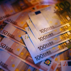 Los salarios de los directivos del CAC-40 se estancan, pero superan los dos millones de euros de media