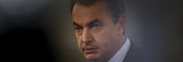 Zapatero anuncia otros 100.000 millones para el 
sistema financiero y no descarta entrar en los bancos
