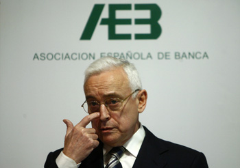 Miguel Martín (AEB): "El endeudamiento de familias y empresas supera todo lo imaginable" 