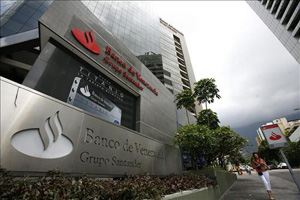 El Gobierno de Chvez y Santander formalizan la compra-venta del Banco de Venezuela 